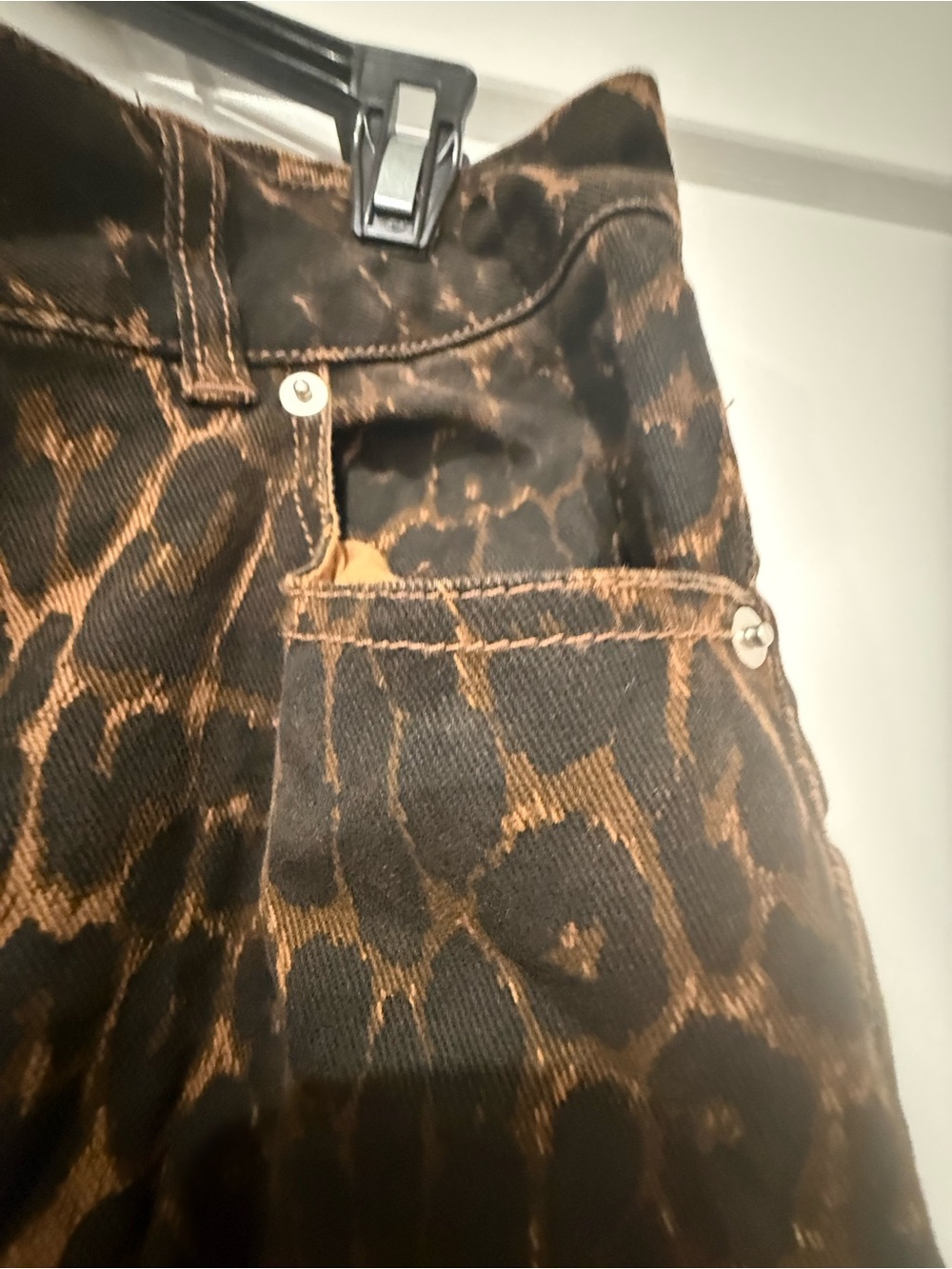 Leopard-Print Wide-Leg Pants in Brown by Mable - Picture 4 of 6